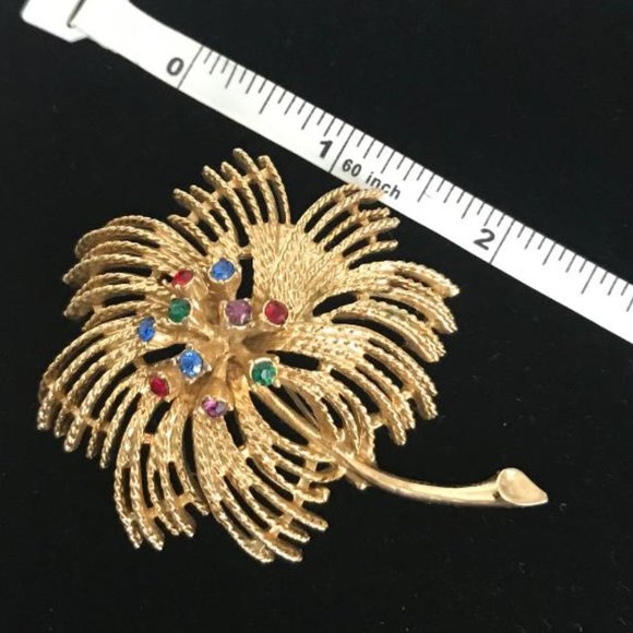 Sarah Coventry Gold Tone & Rhinestone Brooch - Picture 6 of 9